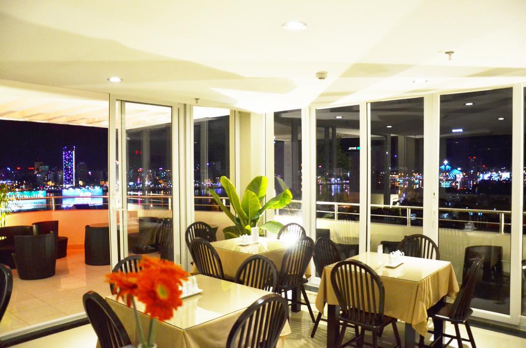 D&C Hotel Дананг Экстерьер фото