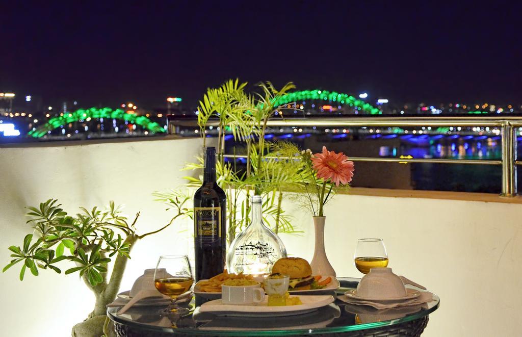 D&C Hotel Дананг Экстерьер фото