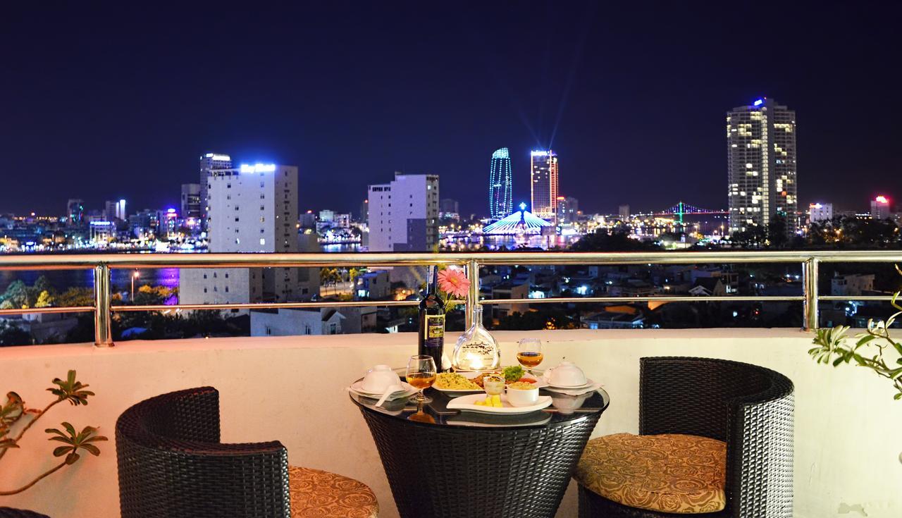D&C Hotel Дананг Экстерьер фото