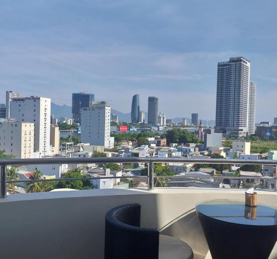 D&C Hotel Дананг Экстерьер фото